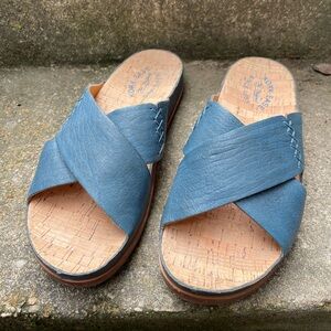 Kork-ease crisscross Tutsi slide sandal women’s 9
Teal blue